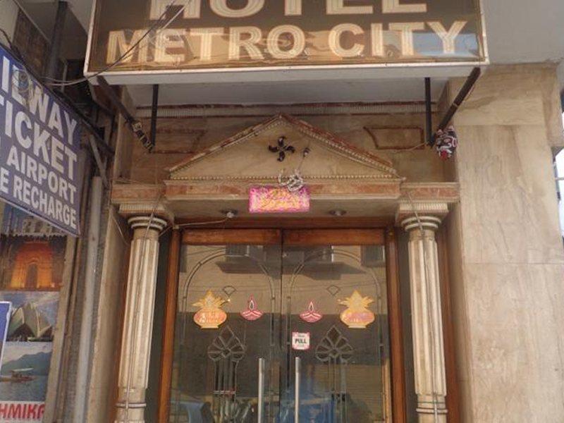 Metro City Delhi  Buitenkant foto